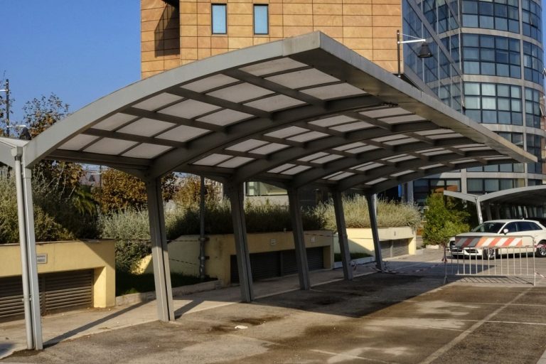 Cantilever Carport installation for commercial spaces in Sydney