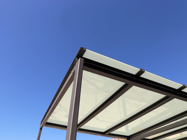 flat roof steel carport with solar panels