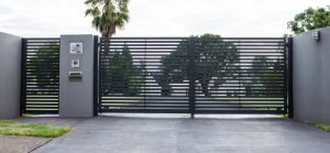 fencing and gate contractor and builder in Sydney